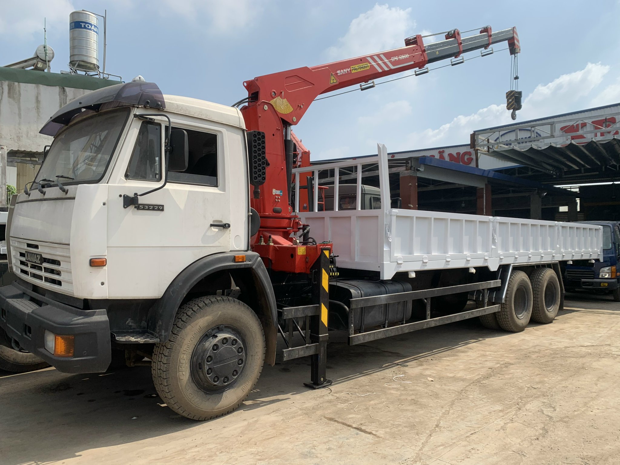 XE TẢI KAMAZ 53229 GẮN CẨU PALFINGER 5 TẤN MODEL SPS12500