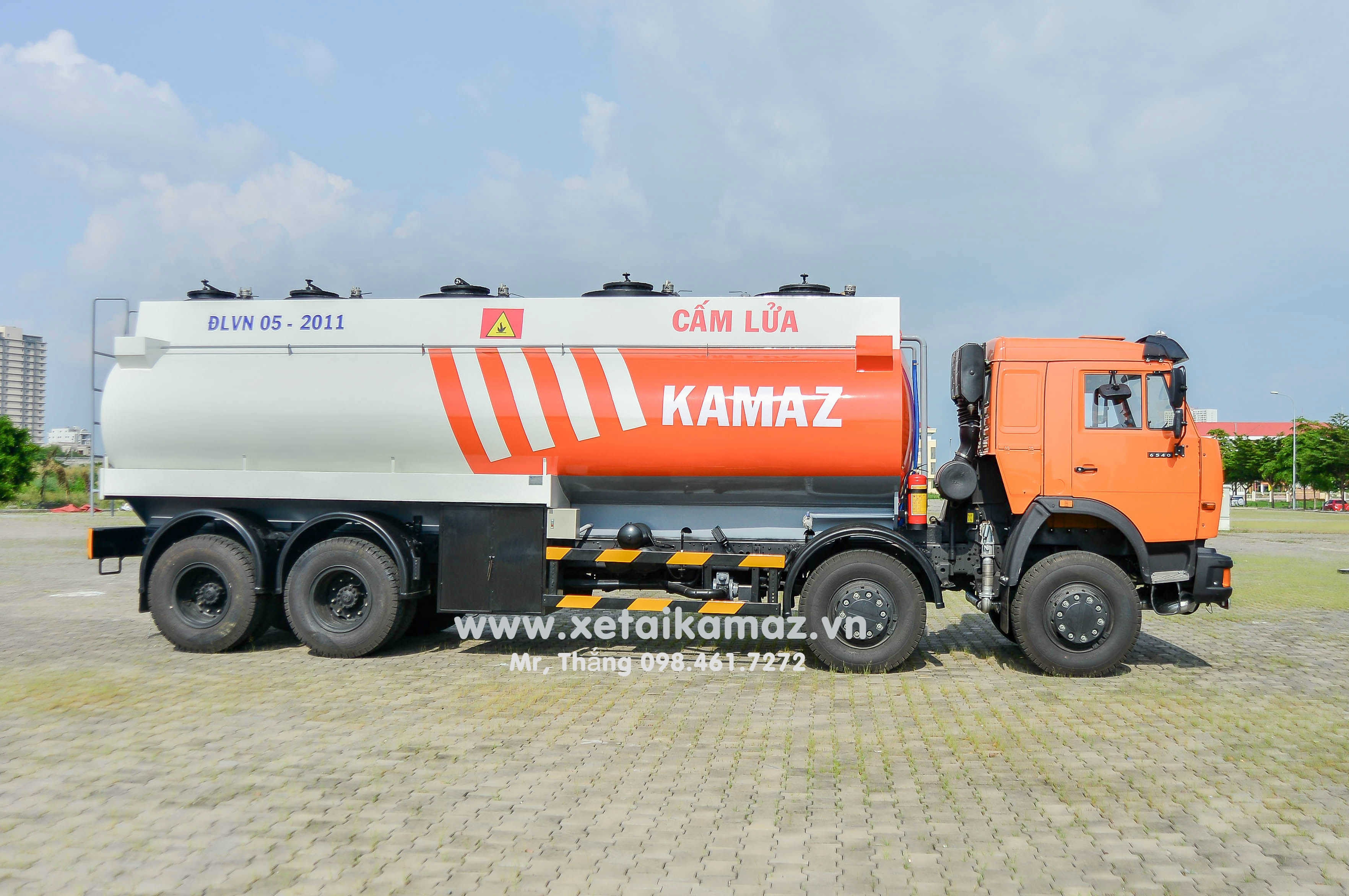 XE VẬN CHUYỂN XĂNG DẦU 6540 (8x4) 23m3