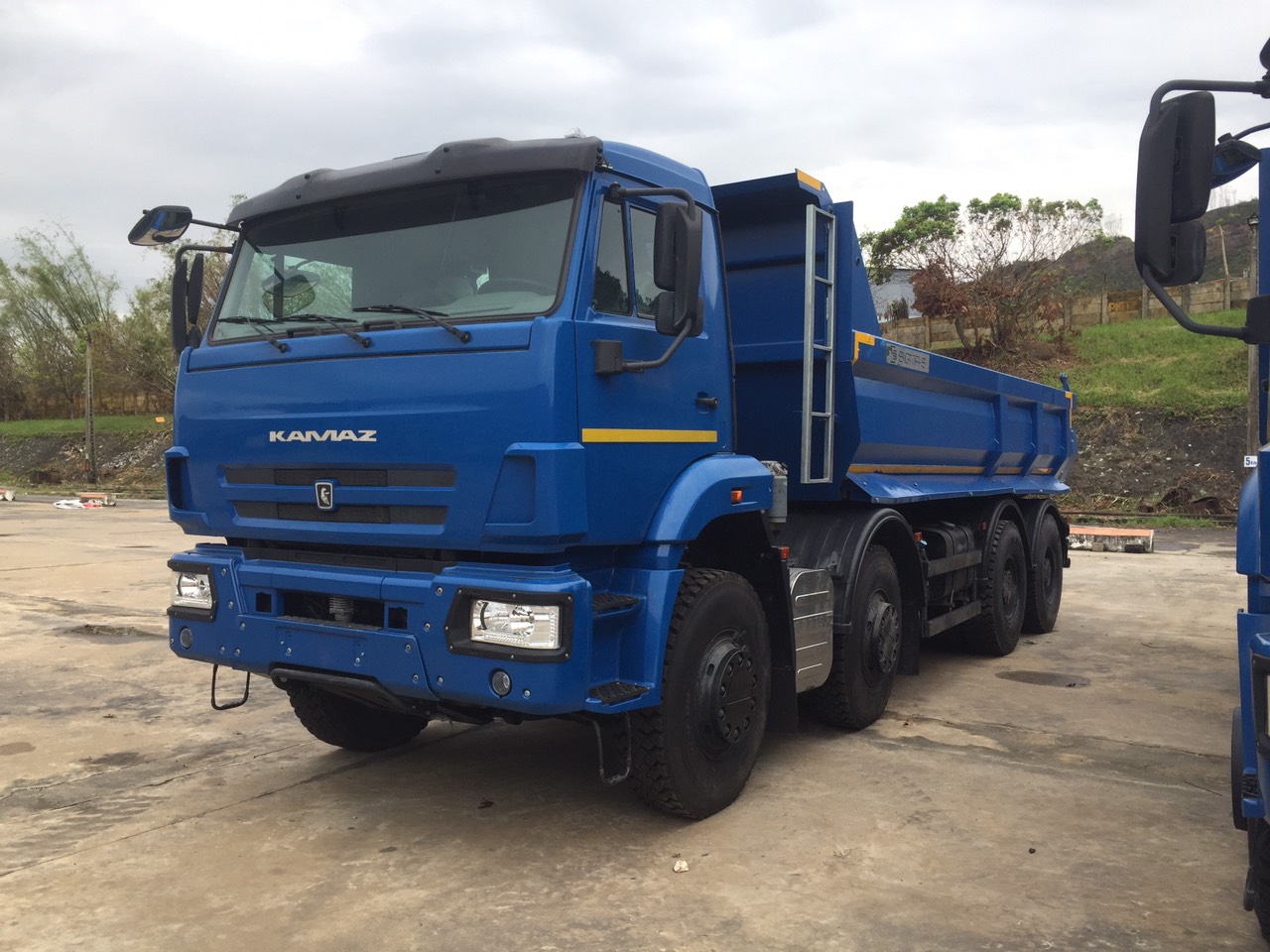 XE BEN KAMAZ 65201 (8x4) 4 CHÂN EURO 5 | THÙNG BEN 12 KHỐI | XE BEN KAMAZ 20 TẤN