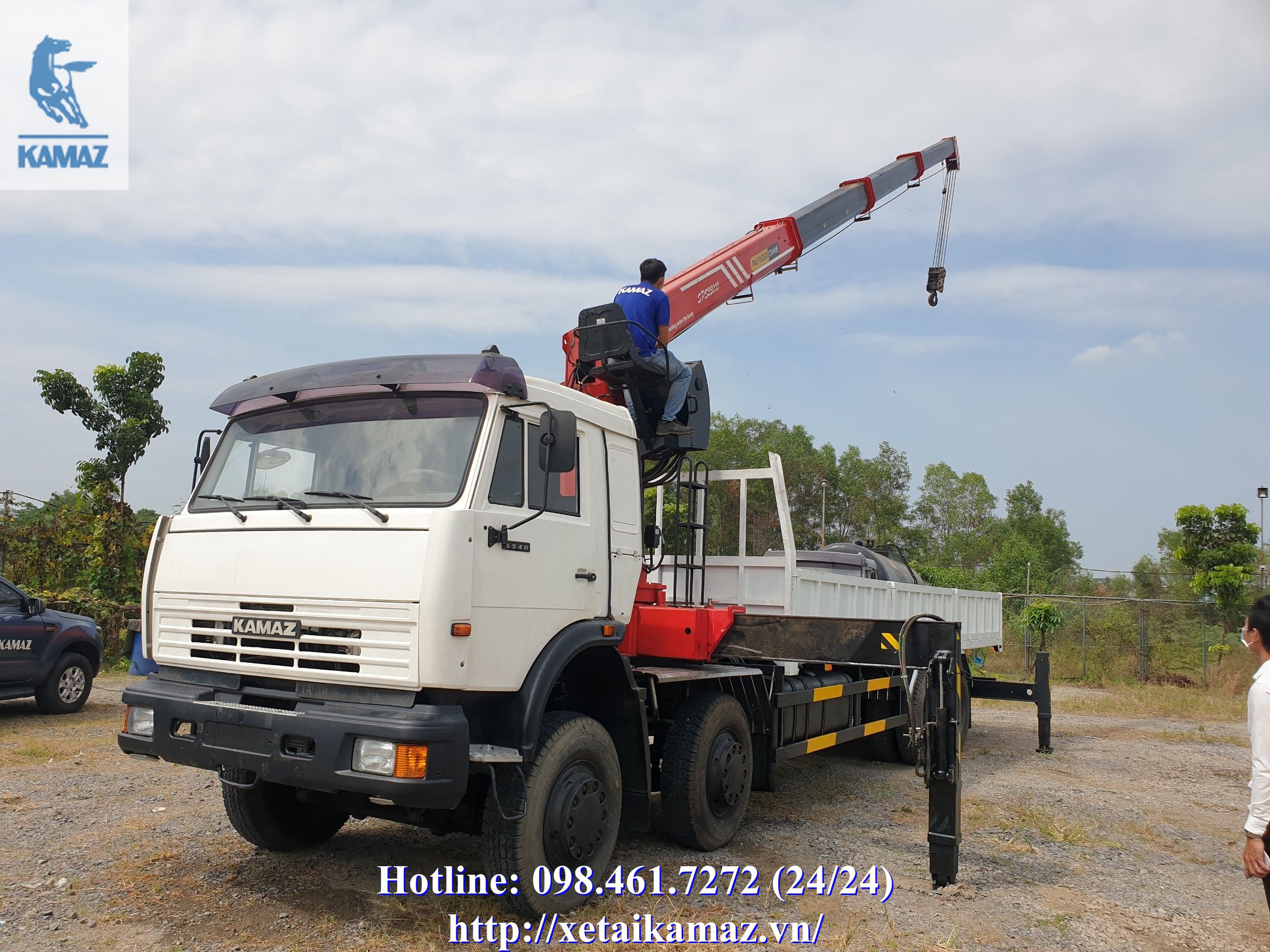 XE TẢI KAMAZ 6540 (8X4) GẮN CẨU PALFINGER 10 TẤN - ÁO