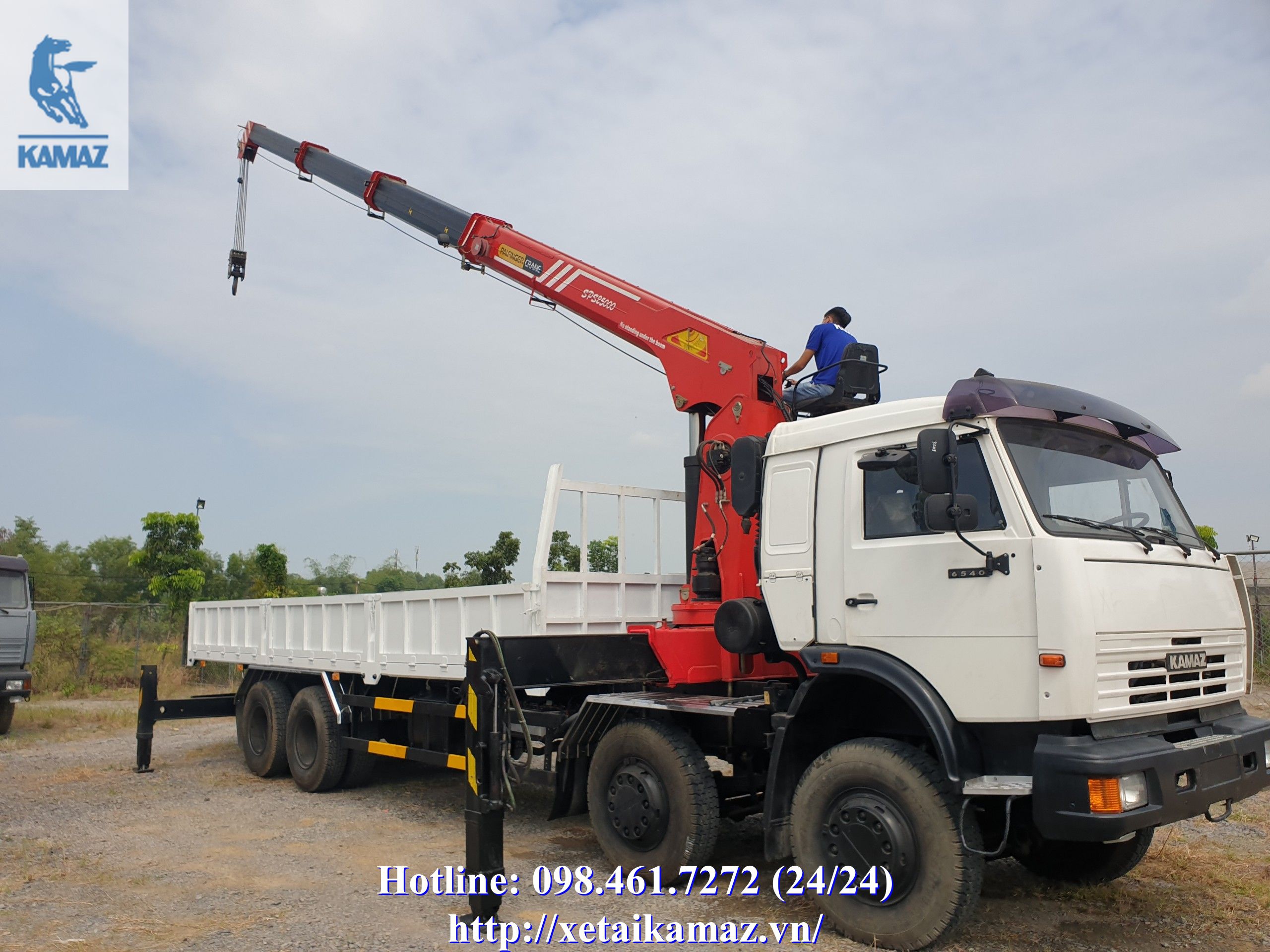 XE TẢI KAMAZ 6540 (8X4) GẮN CẨU PALFINGER 10 TẤN - ÁO