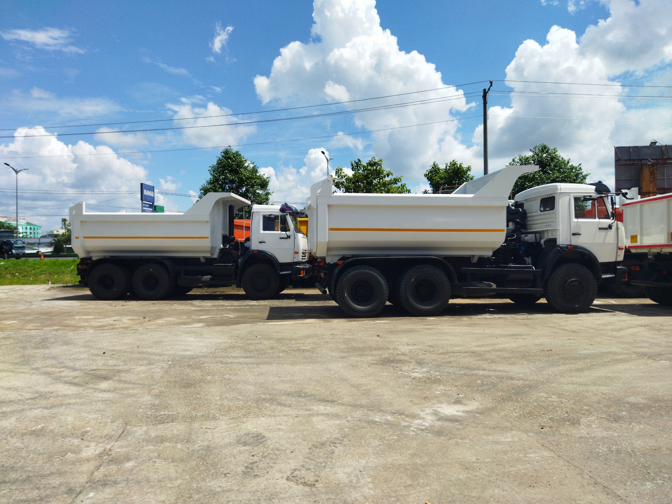 XE BEN KAMAZ 65115 3 CHÂN (6X4) THÙNG ĐÚC OVAL 10 KHỐI| XE BEN KAMAZ 14 TẤN | EURO 3| XE BEN 14 TẤN| XE BEN NHẬP KHẨU