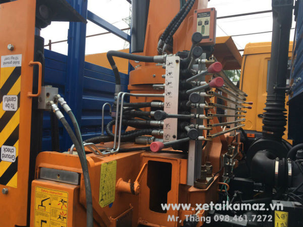 XE TẢI CẨU KAMAZ 65117 (6X4), CẨU DINEX 5 TẤN
