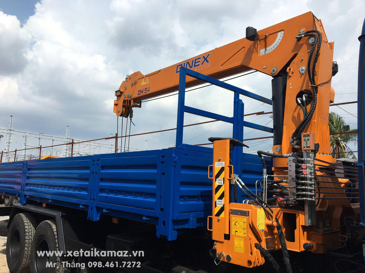 XE TẢI CẨU KAMAZ 65117 (6X4), CẨU DINEX 5 TẤN